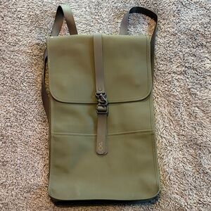 Sleek Olive Men's Backpack
